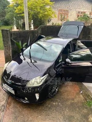 Toyota Prius 2013 Car (Used)