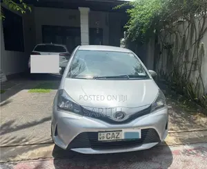 Toyota Vitz 2016 Car (Used)