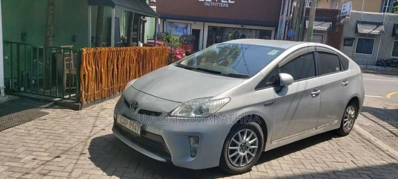 Toyota Prius 2012 Car (Used)
