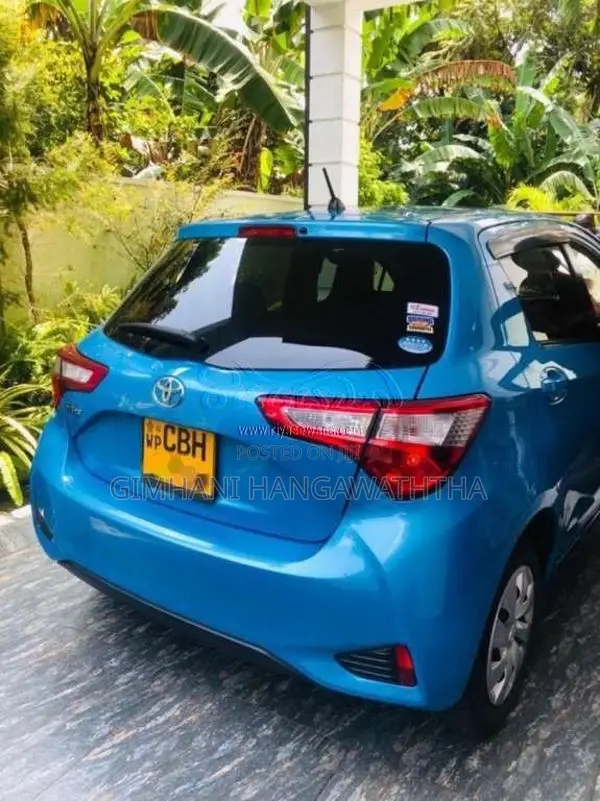 Toyota Vitz 2017 Car (Used)