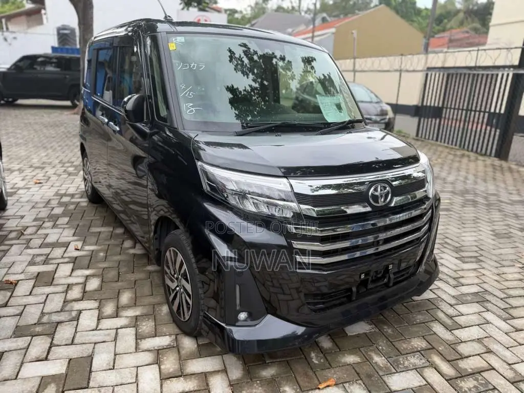 Toyota Roomy Custom G 2023 Car Unregistered (Recondition)