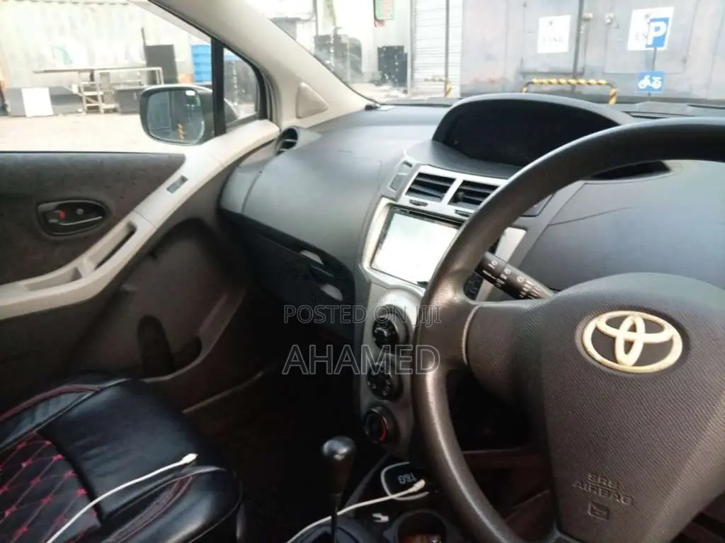 Toyota Vitz 2007 Car (Used)