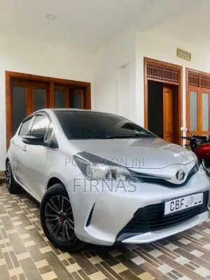 Toyota Vitz 2015 Car (Used)