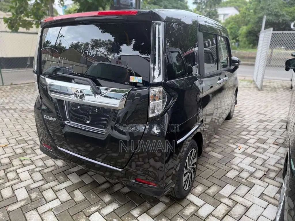 Toyota Roomy Custom G 2023 Car Unregistered (Recondition)