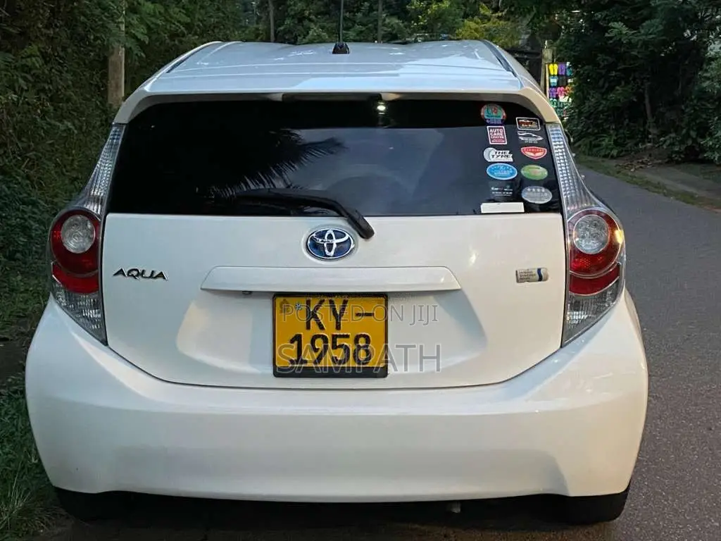 Toyota Aqua 2012 Car (Used)