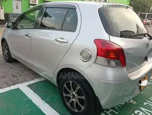 Toyota Vitz 2007 Car (Used)