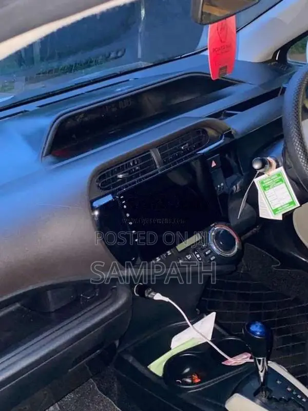 Toyota Aqua 2012 Car (Used)
