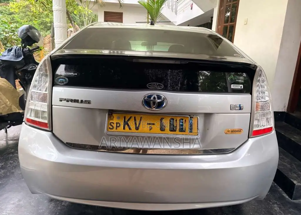 Toyota Prius 2010 Car (Used)