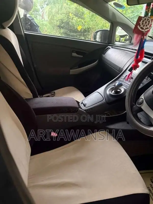 Toyota Prius 2010 Car (Used)