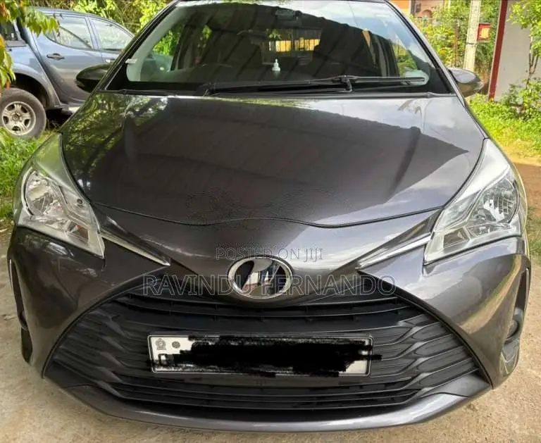 Toyota Vitz 2017 Car (Used)
