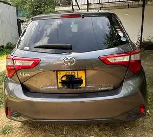 Toyota Vitz 2017 Car (Used)