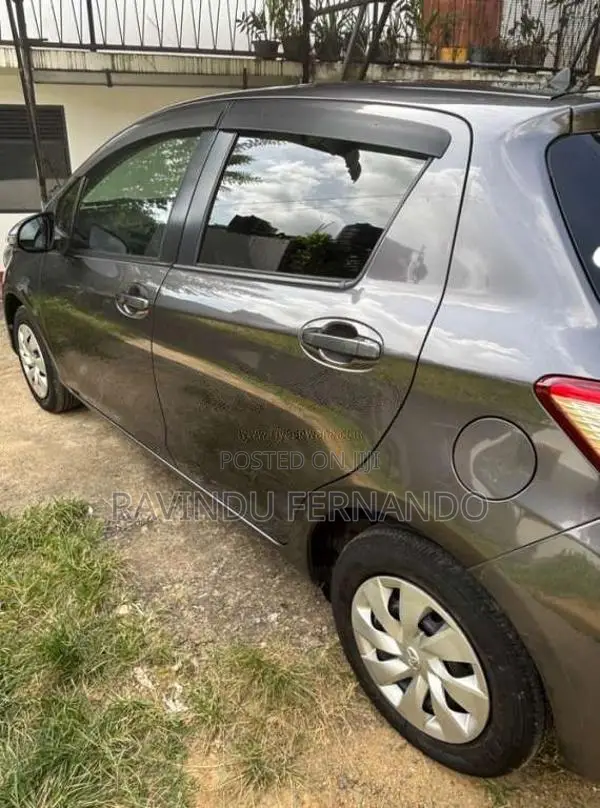 Toyota Vitz 2017 Car (Used)