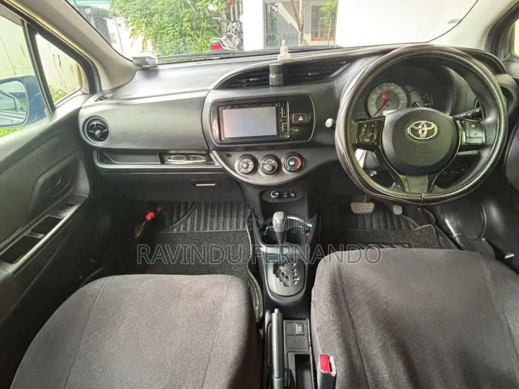 Toyota Vitz 2017 Car (Used)