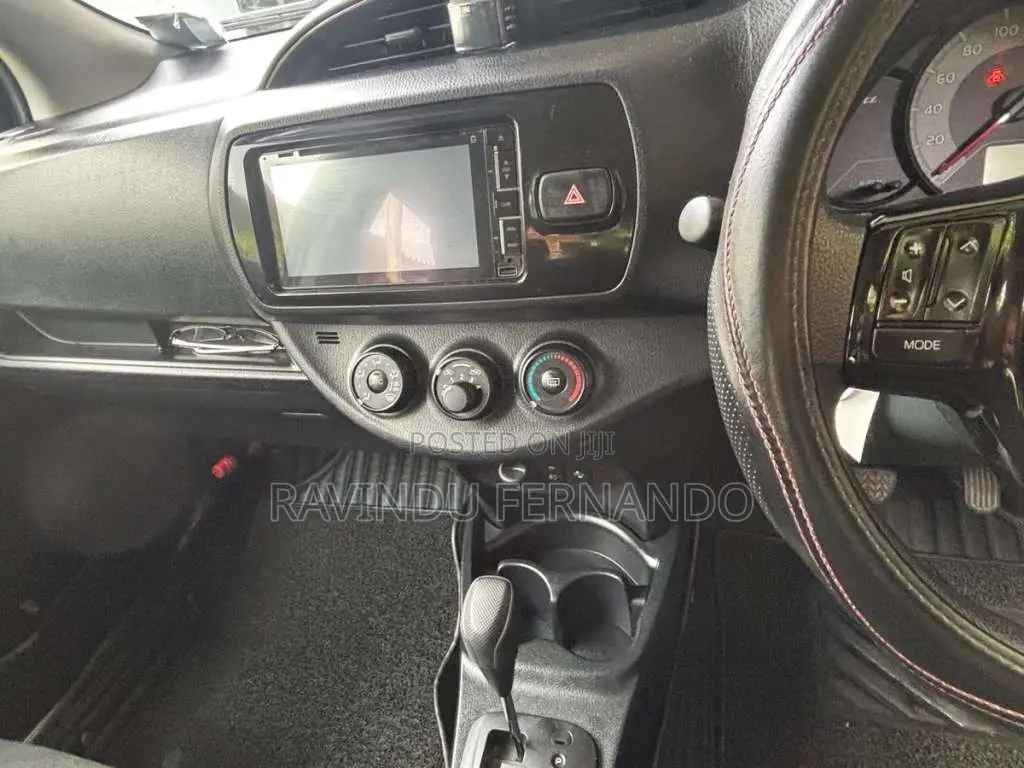 Toyota Vitz 2017 Car (Used)