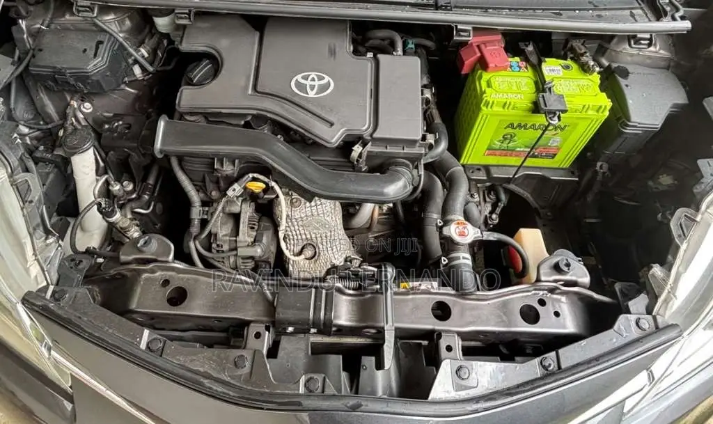 Toyota Vitz 2017 Car (Used)