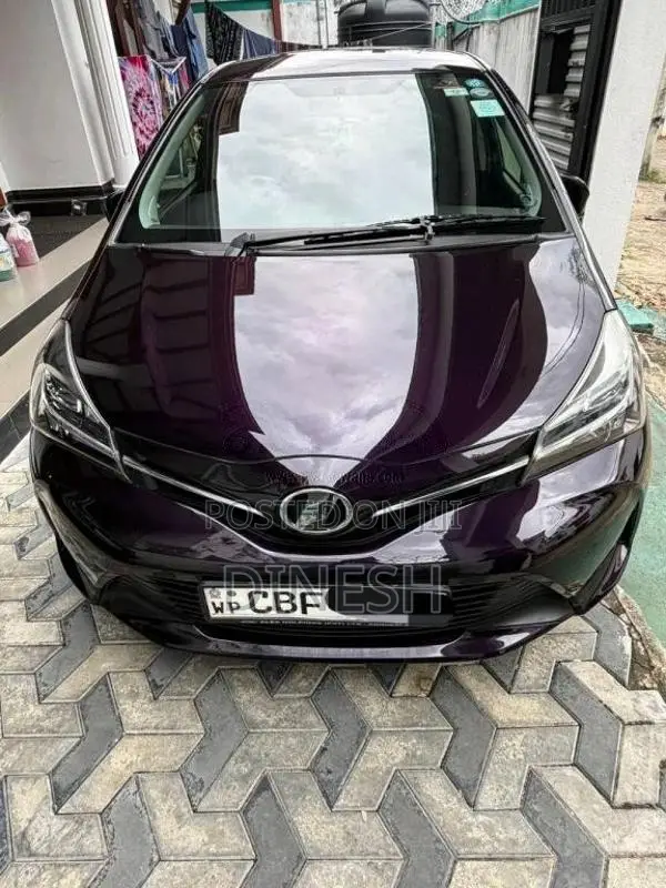 Toyota Vitz 2016 Car (Used)