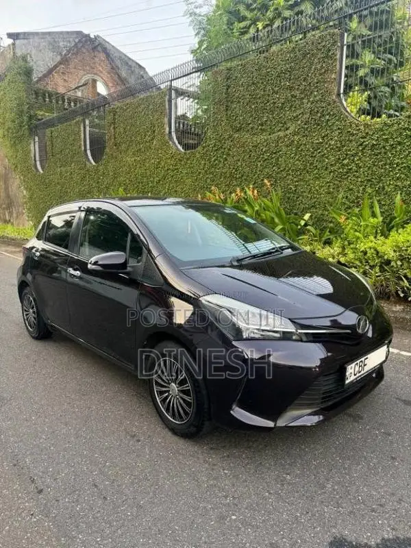 Toyota Vitz 2016 Car (Used)