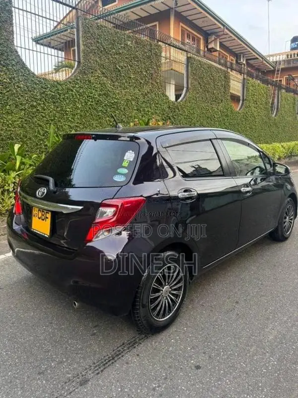 Toyota Vitz 2016 Car (Used)