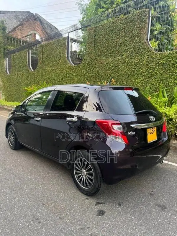 Toyota Vitz 2016 Car (Used)