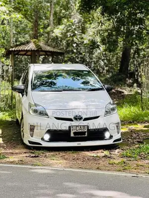 Toyota Prius 2013 Car (Used)