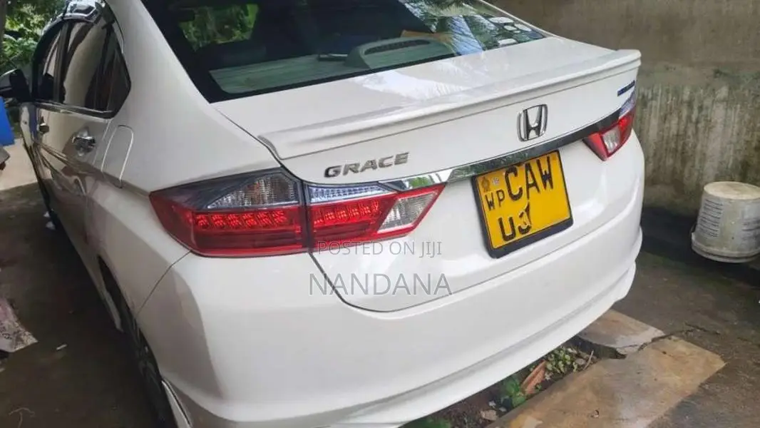 Honda Grace 2016 Car (Used)