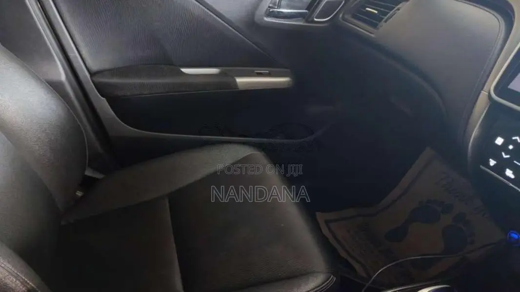 Honda Grace 2016 Car (Used)