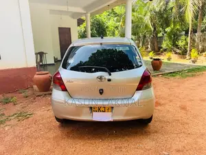 Toyota Vitz 2007 Car (Used)