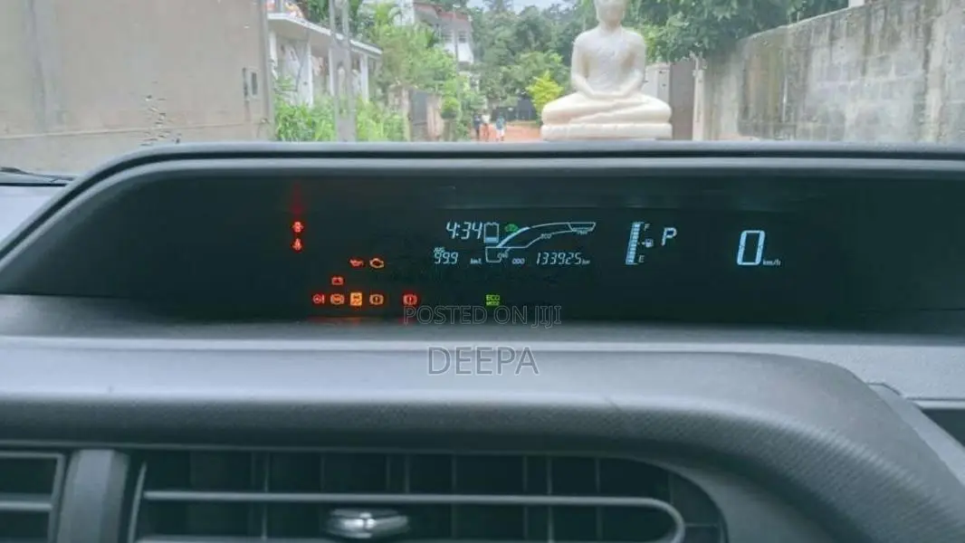 Toyota Aqua 2014 Car (Used)