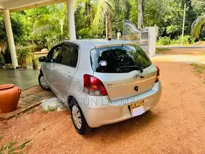 Toyota Vitz 2007 Car (Used)