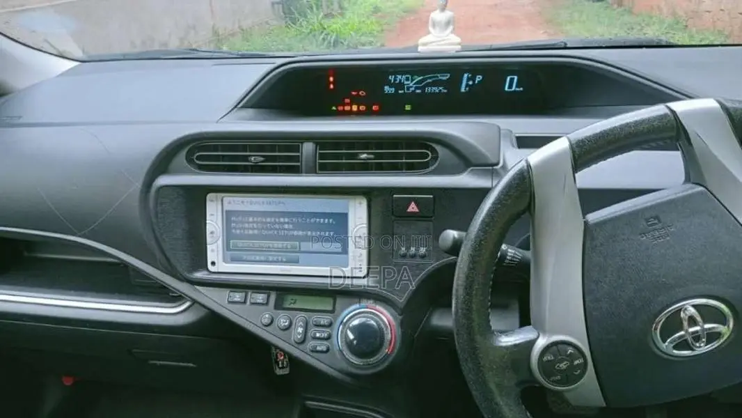 Toyota Aqua 2014 Car (Used)
