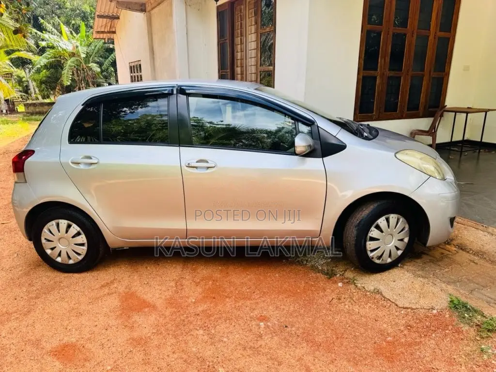 Toyota Vitz 2007 Car (Used)
