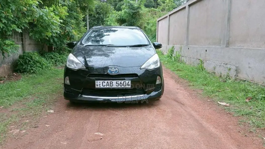 Toyota Aqua 2014 Car (Used)