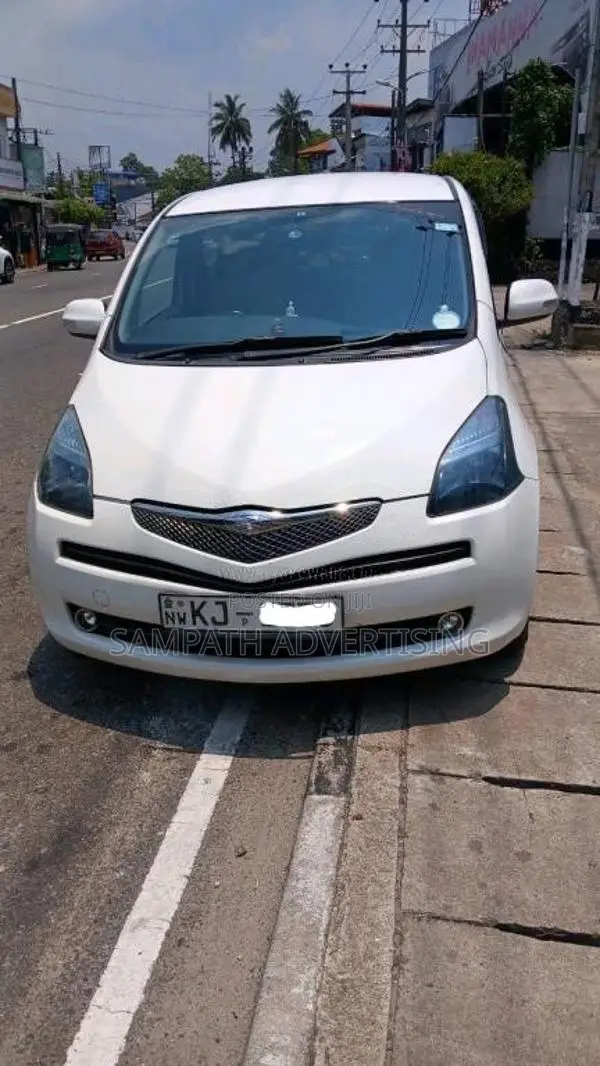 Toyota Ractis 2010 Car (Used)