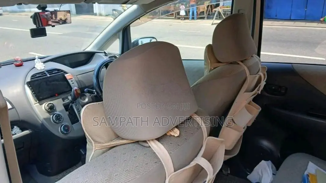 Toyota Ractis 2010 Car (Used)