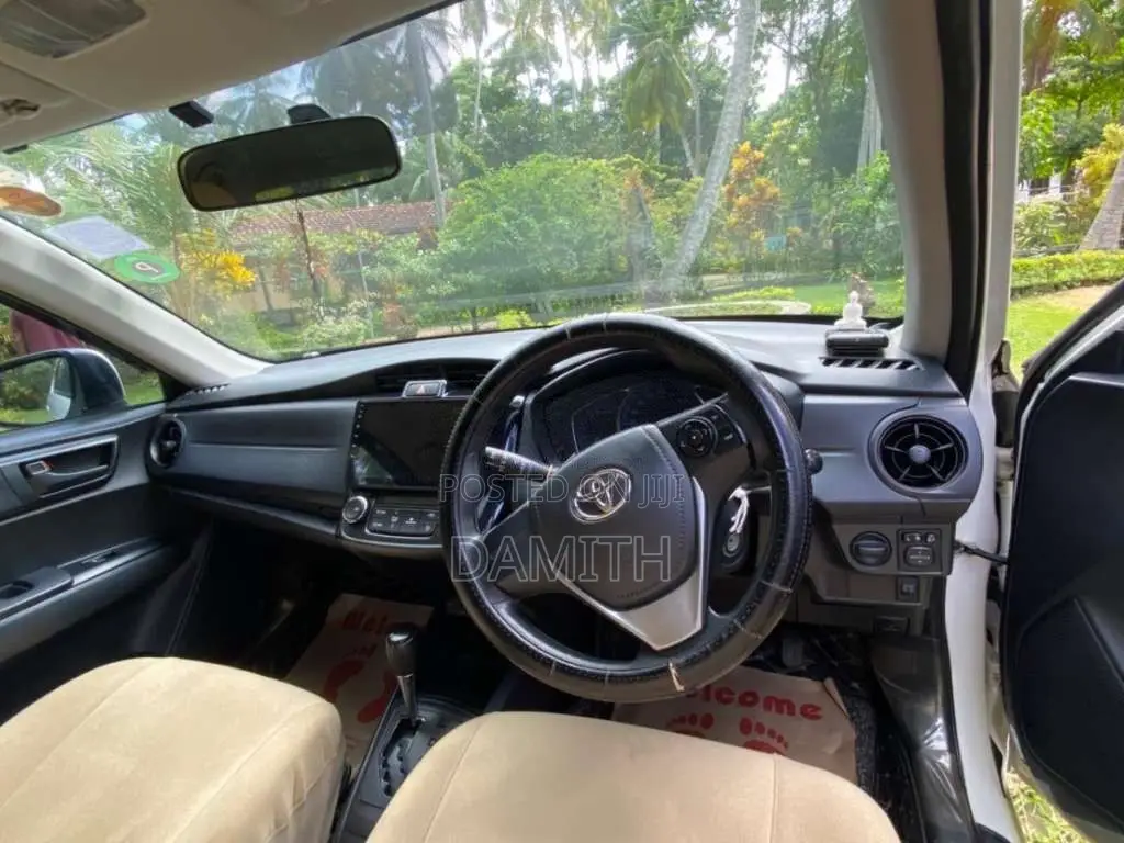 Toyota Axio 2016 Car (Used)