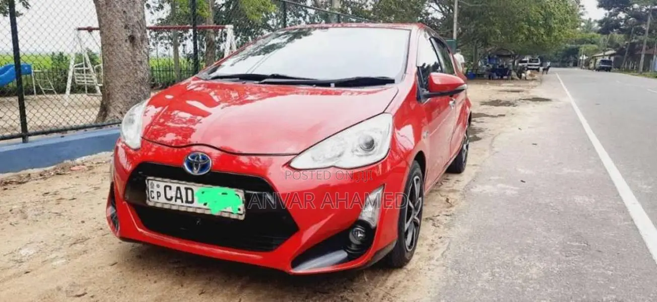 Toyota Aqua 2015 Car (Used)
