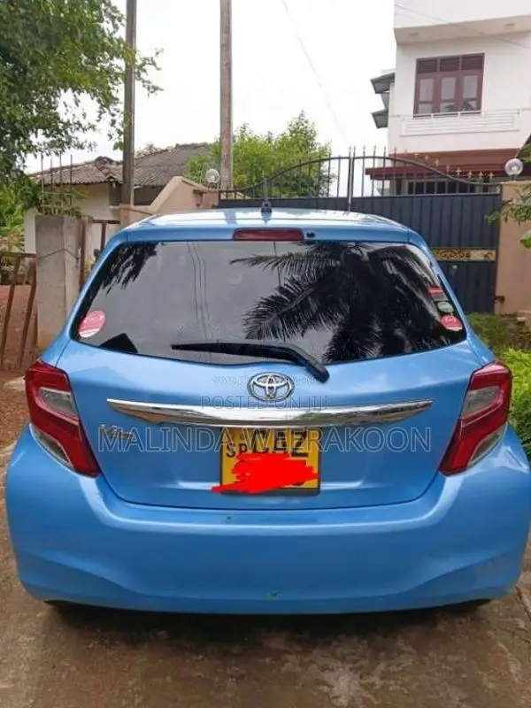 Toyota Vitz 2015 Car (Used)