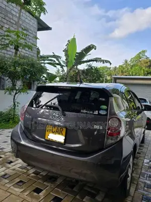 Toyota Aqua 2013 Car (Used)