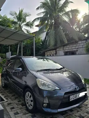 Toyota Aqua 2013 Car (Used)