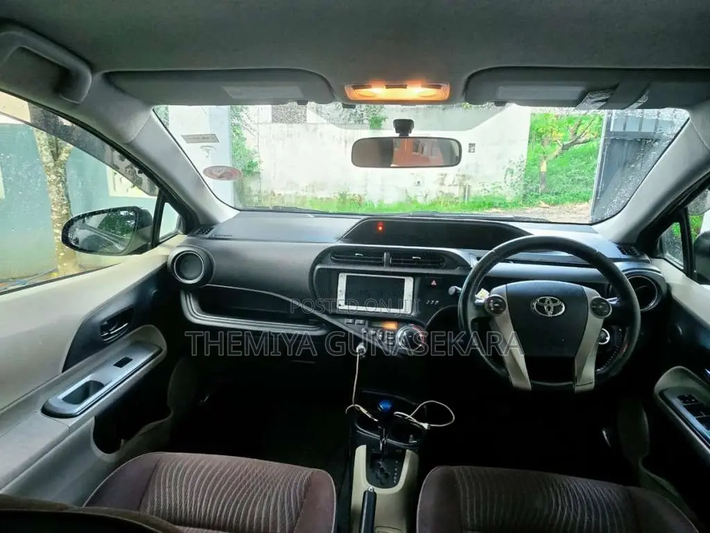 Toyota Aqua 2013 Car (Used)