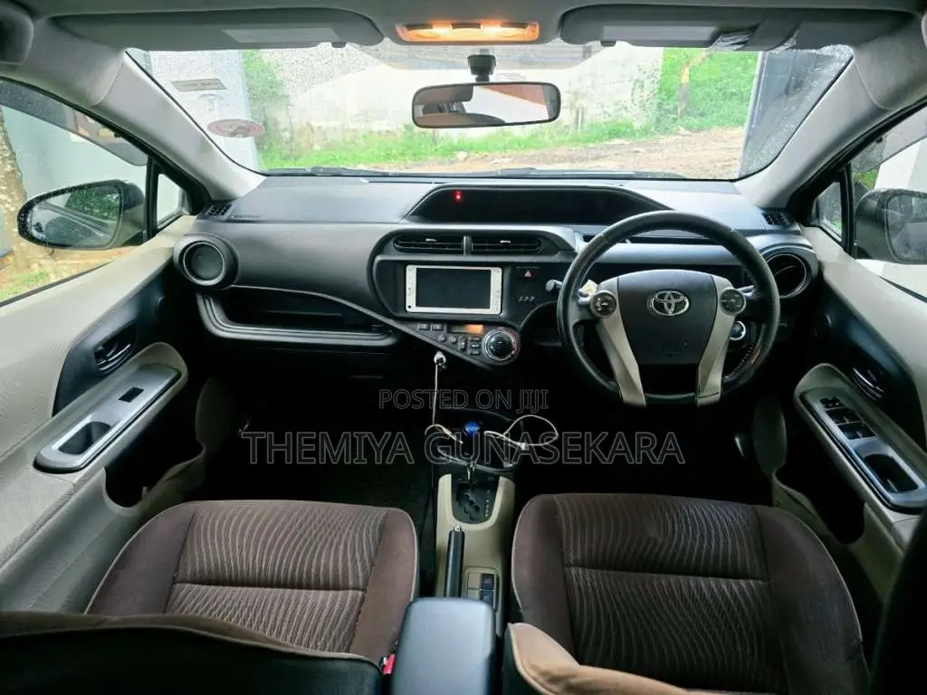 Toyota Aqua 2013 Car (Used)