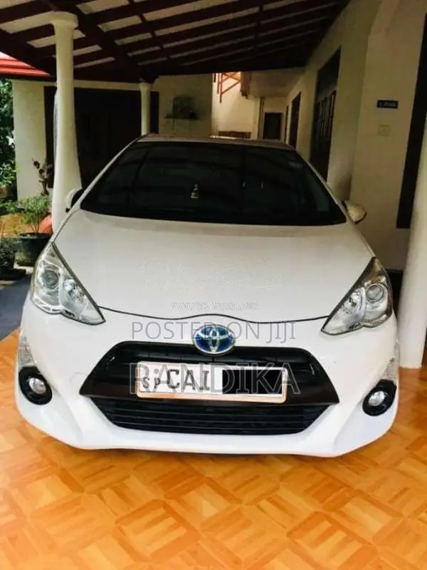 Toyota Aqua 2015 Car (Used)
