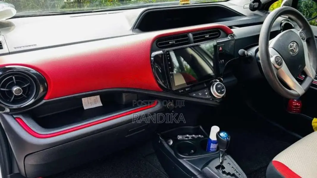 Toyota Aqua 2015 Car (Used)