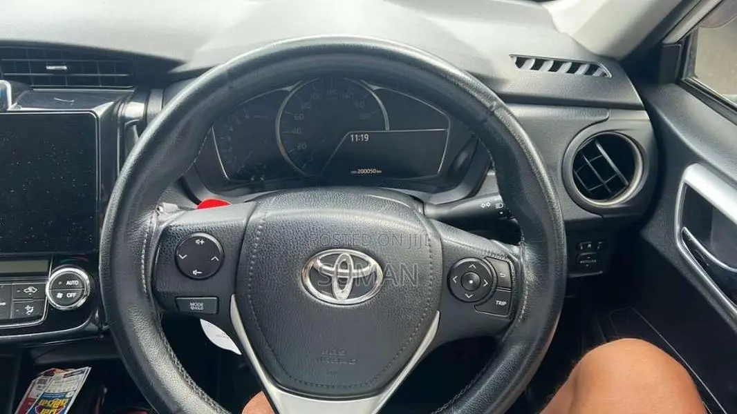 Toyota Axio 2014 Car (Used)