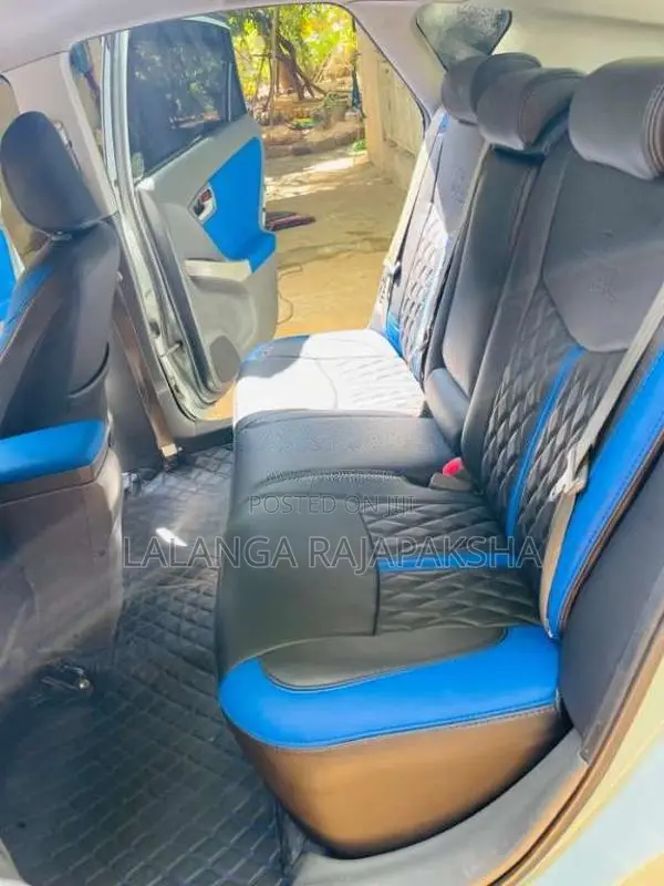 Toyota Prius 2011 Car (Used)
