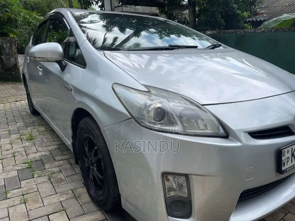 Toyota Prius 2011 Car (Used)