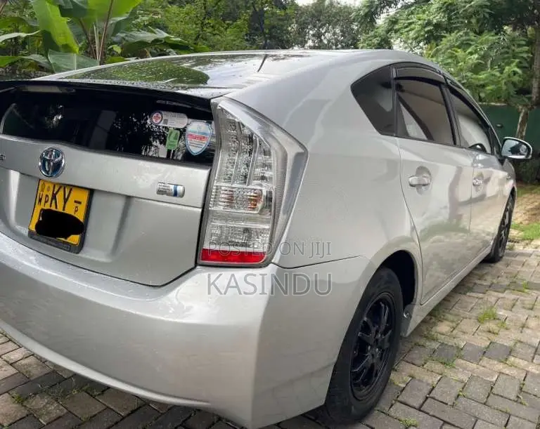 Toyota Prius 2011 Car (Used)