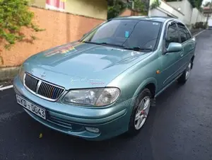 Nissan N16 2002 Car (Used)