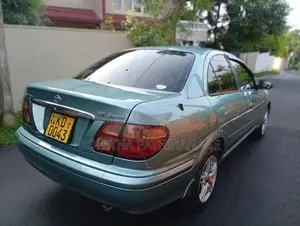 Nissan N16 2002 Car (Used)