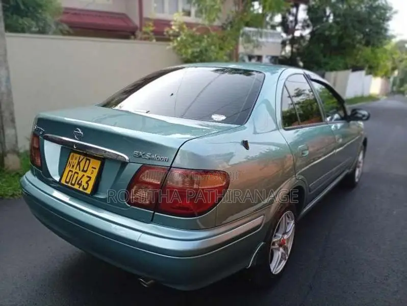 Nissan N16 2002 Car (Used)